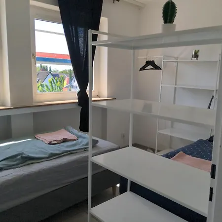 Schoene Monteurwohnung Langenfeld דירה